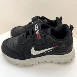 Toddlers running shoes - Size 6K